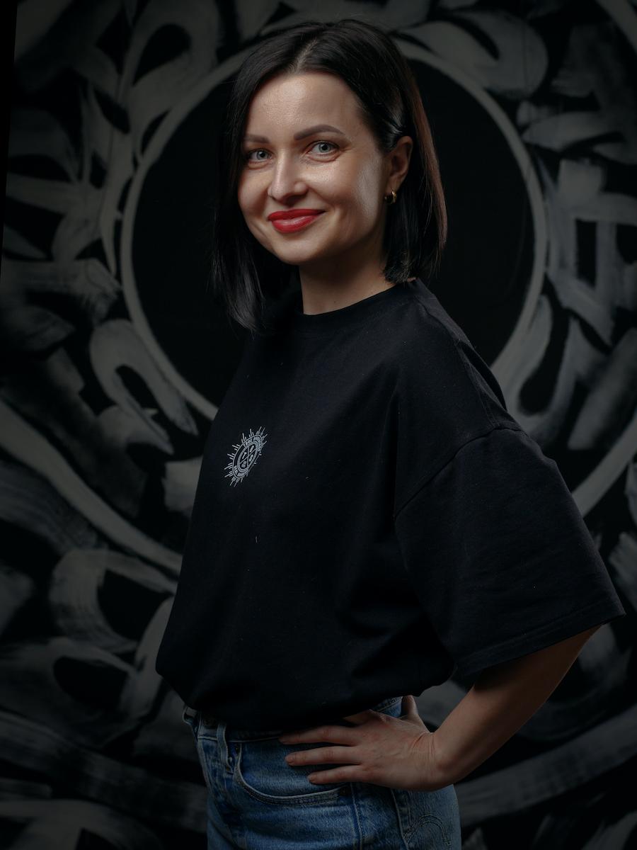 Барбер Ірина — стрижки борода камуфляж масаж, TBS Херсонська, Дніпро