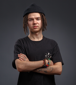 Роман, новый барбер TBS Короленко 15. По традиции -50% на услуги до конца января.